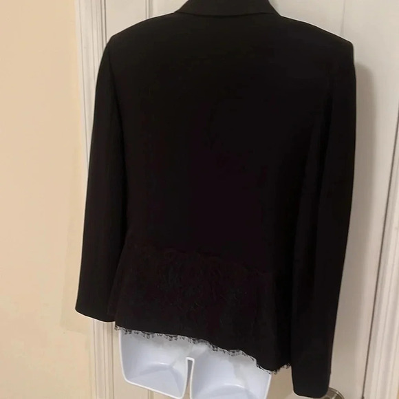 Tahari Lace Blazer Women’s 12 P Dressy Event Jacket Shoulder Pads Black Classic - Picture 5 of 16